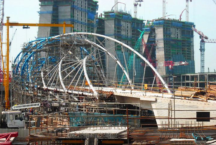Double Helix Bridge steelwork under construction