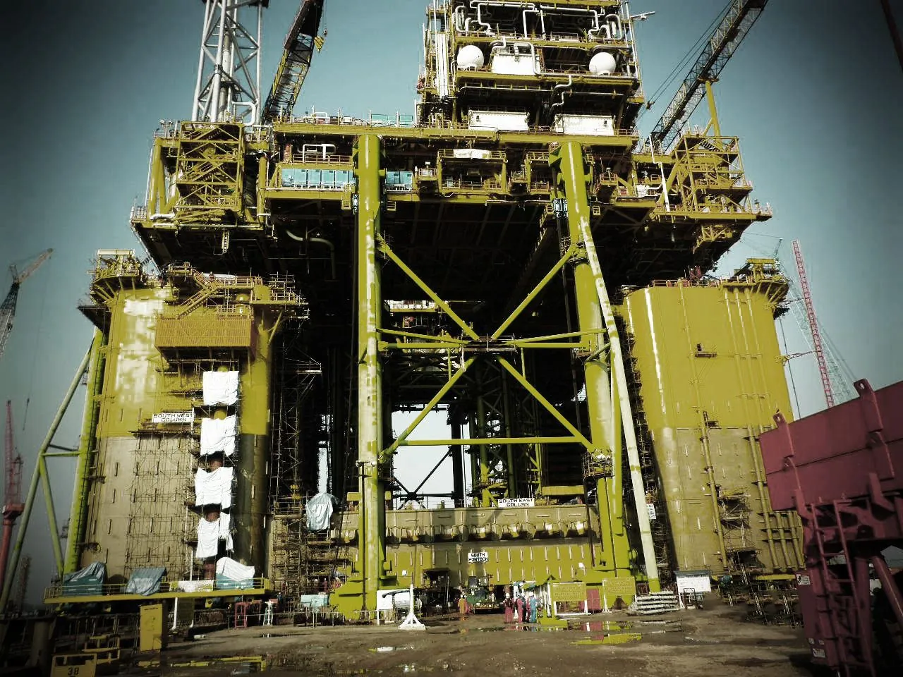 Gumusut-Kakap production platform under construction