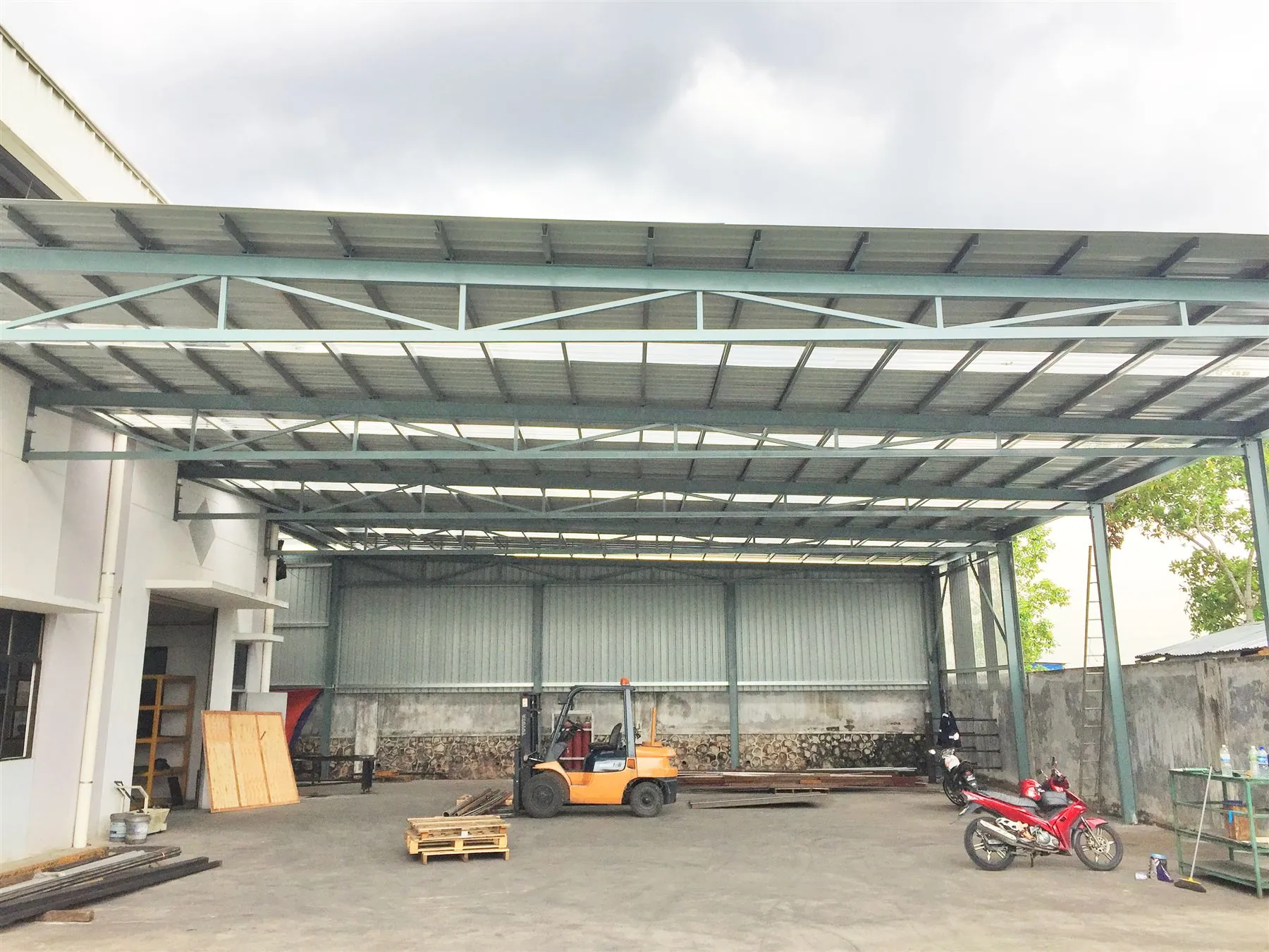 Steel roof extension built by YSSE